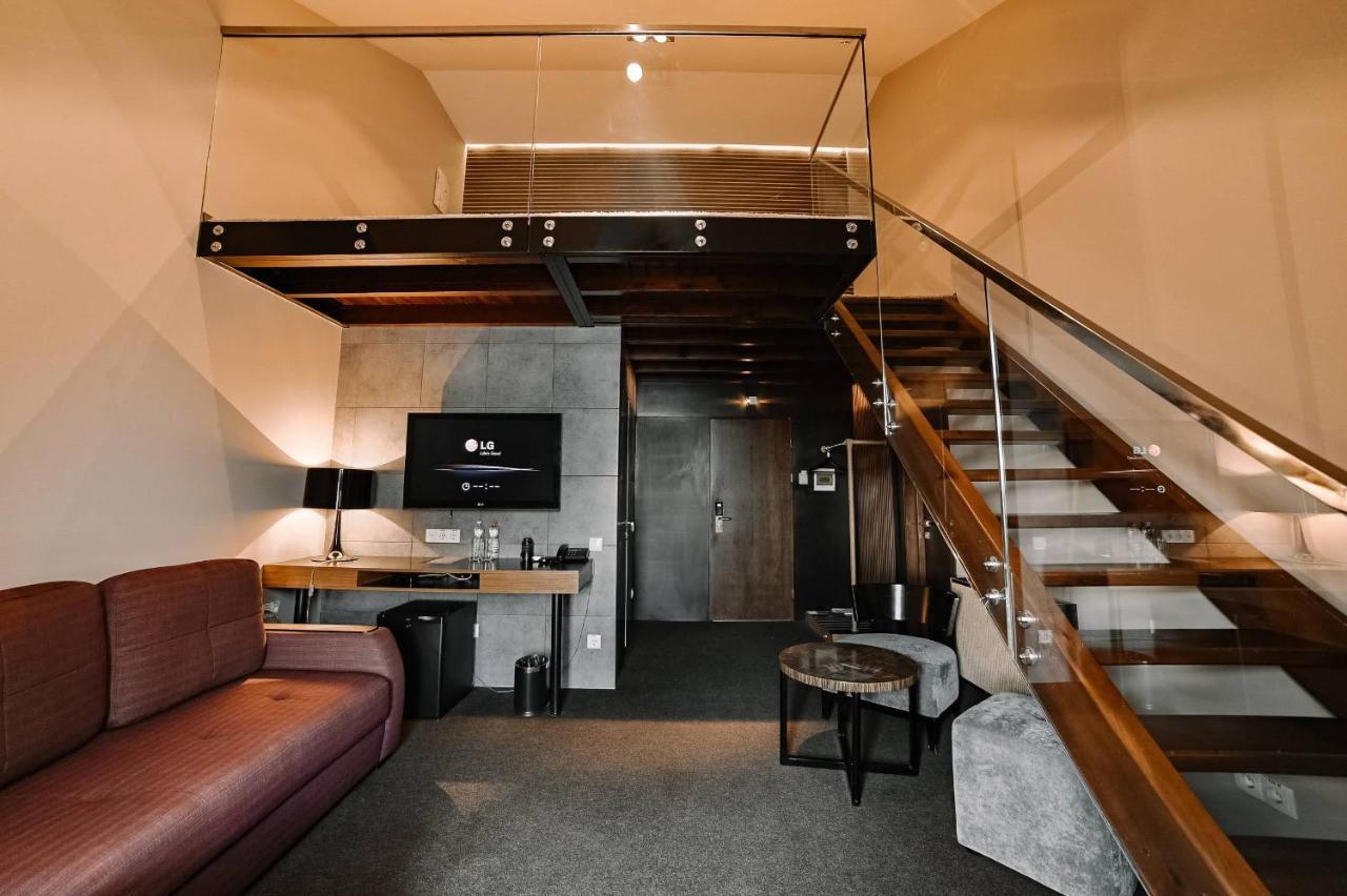 Park Hotel Switzerland Obariv Exterior photo