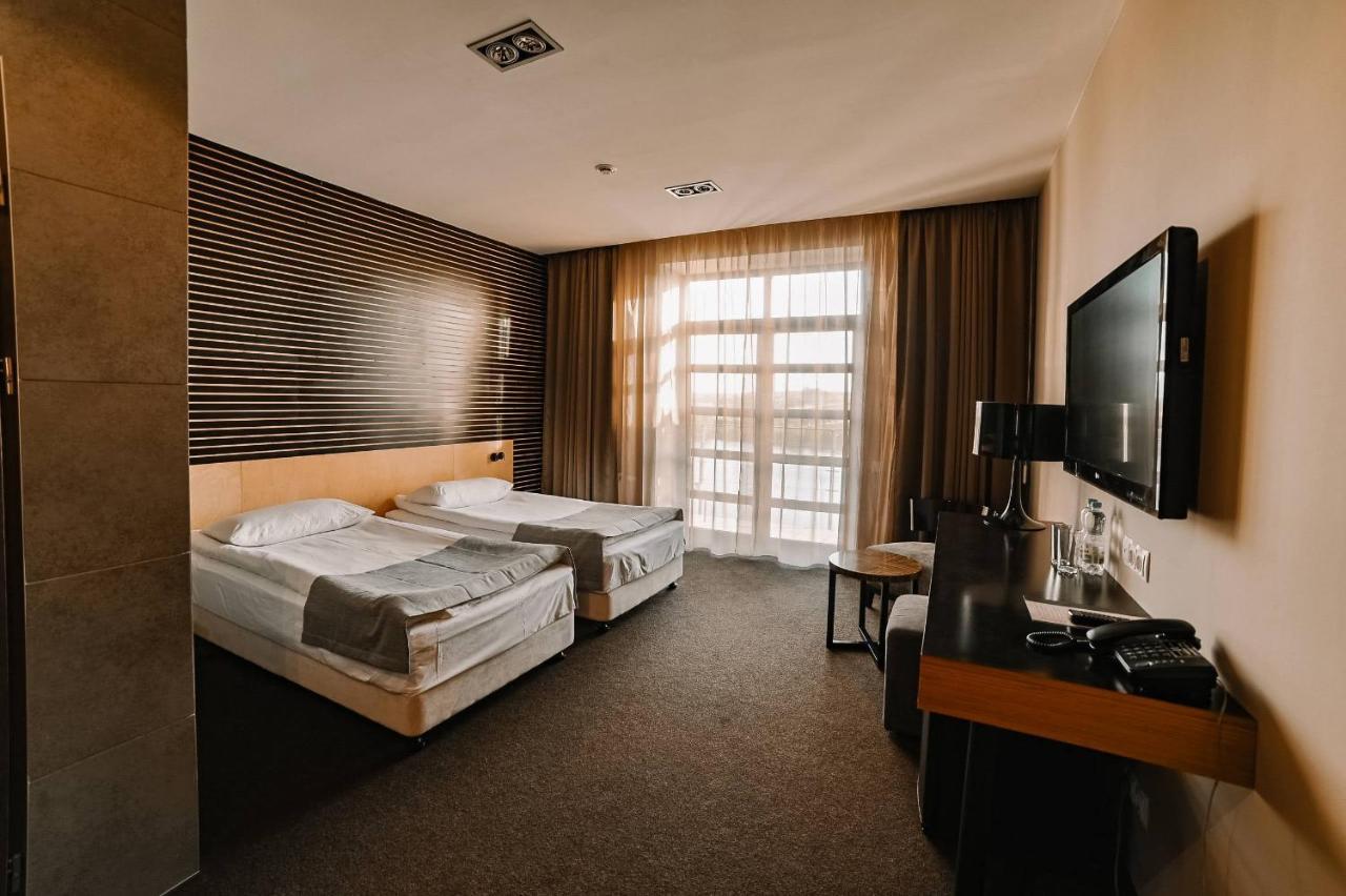 Park Hotel Switzerland Obariv Exterior photo
