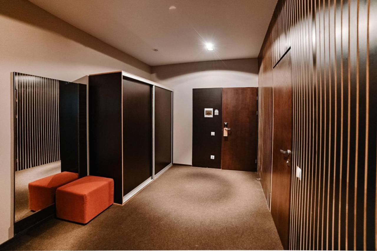 Park Hotel Switzerland Obariv Exterior photo