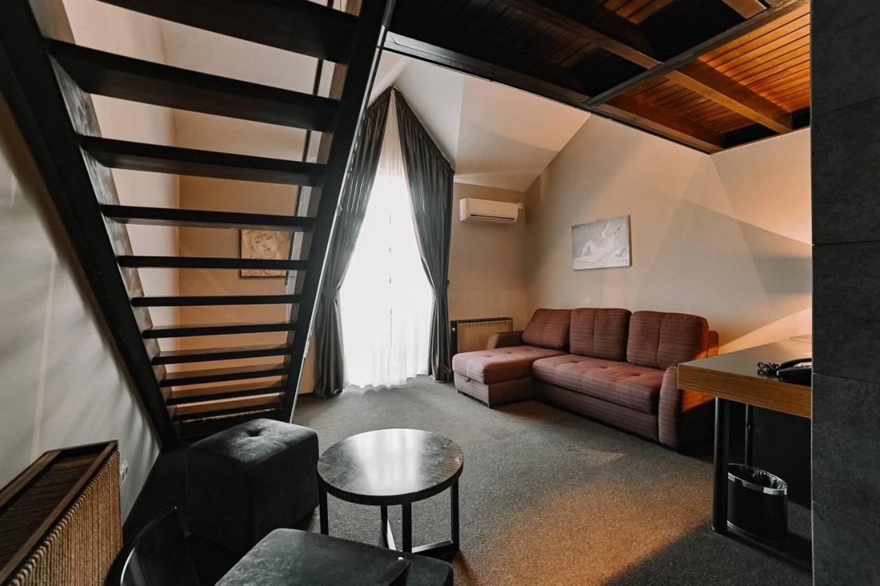 Park Hotel Switzerland Obariv Exterior photo