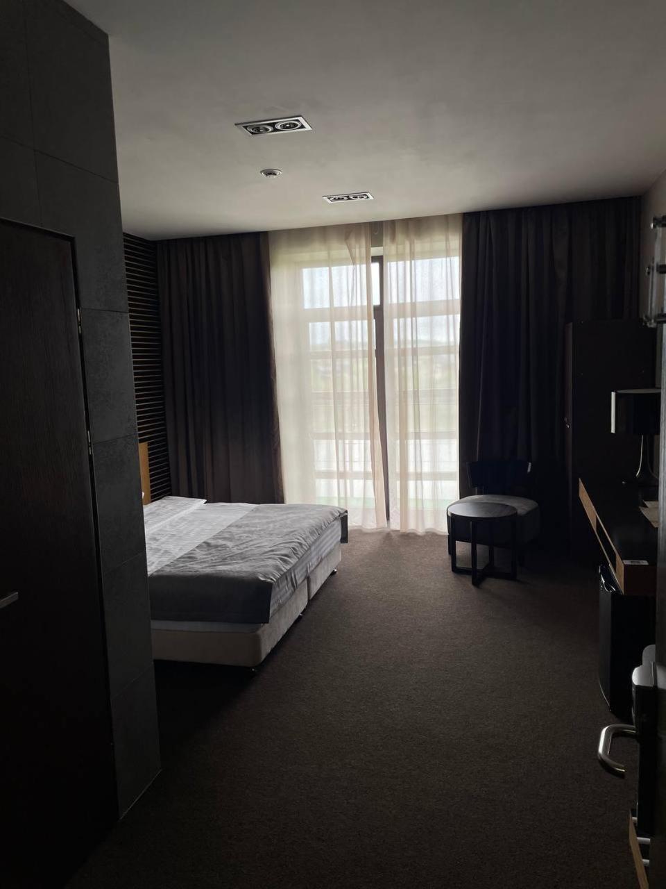 Park Hotel Switzerland Obariv Exterior photo
